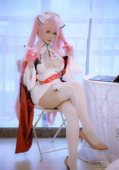 欧美日韩制服诱惑在线观看-人人影视在线手机观看