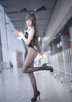 国产欧美精品日韩制服-首映全集在线观看